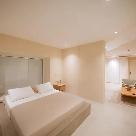 Aparthotel House Of *