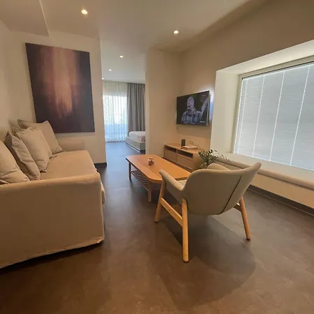 House Of 4* マルマリス