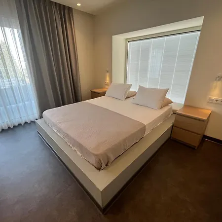 House Of 公寓式酒店 4*